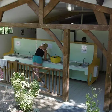 Mobil-home Acceptant Animaux - 5 Pers. - Api-1-52-2491 La Chapelle-Aubareil